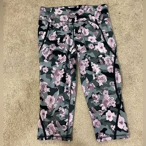Livi Active High Rise Capri Leggings